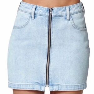 Kendall & Kylie Zip Front Denim Skirt. Size 25